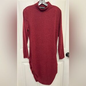 FASHION TO FIGURE Women's Burgundy Mock Neck Ruched Side Long Sleeve Dress